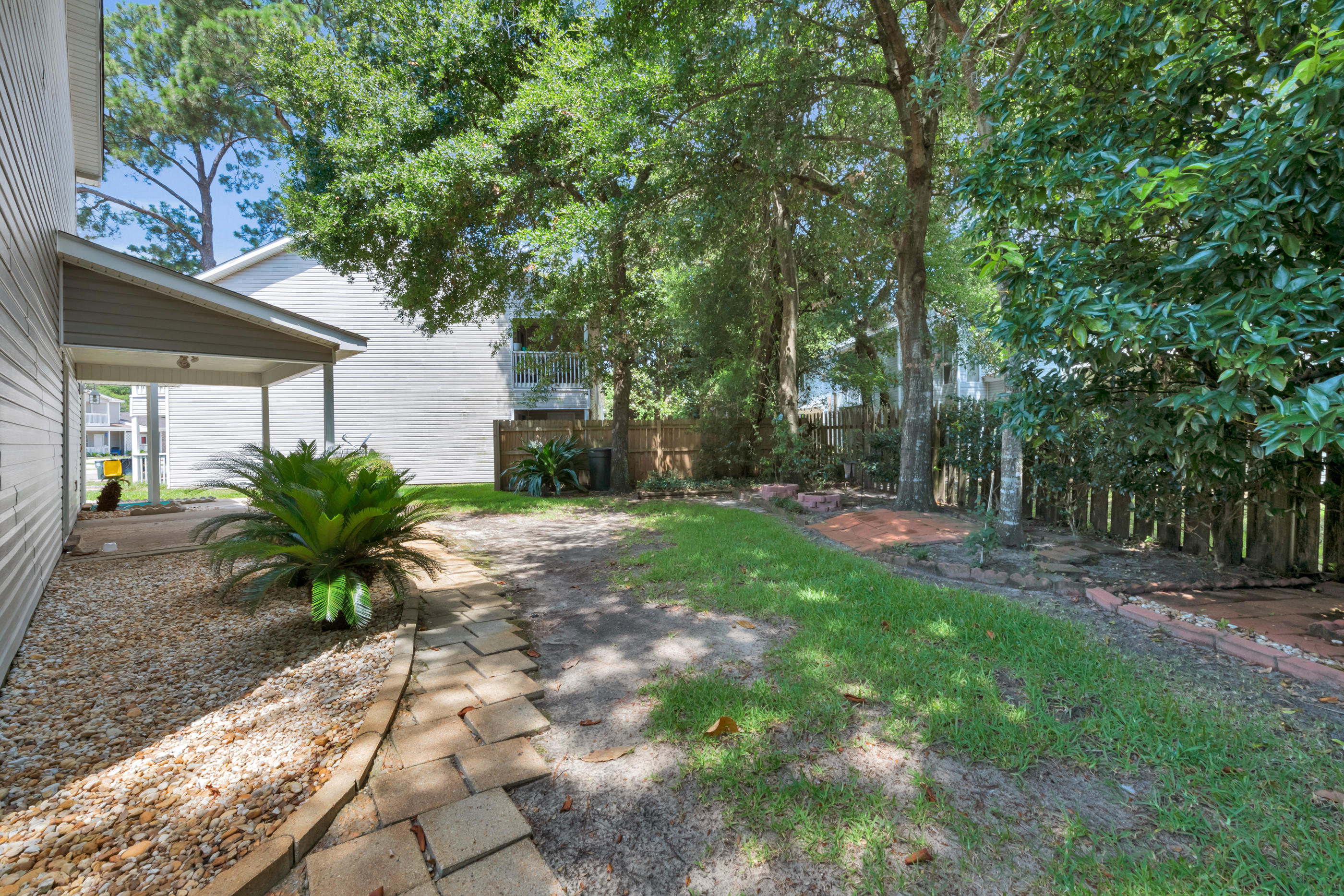 CHATELAINE EST - Residential