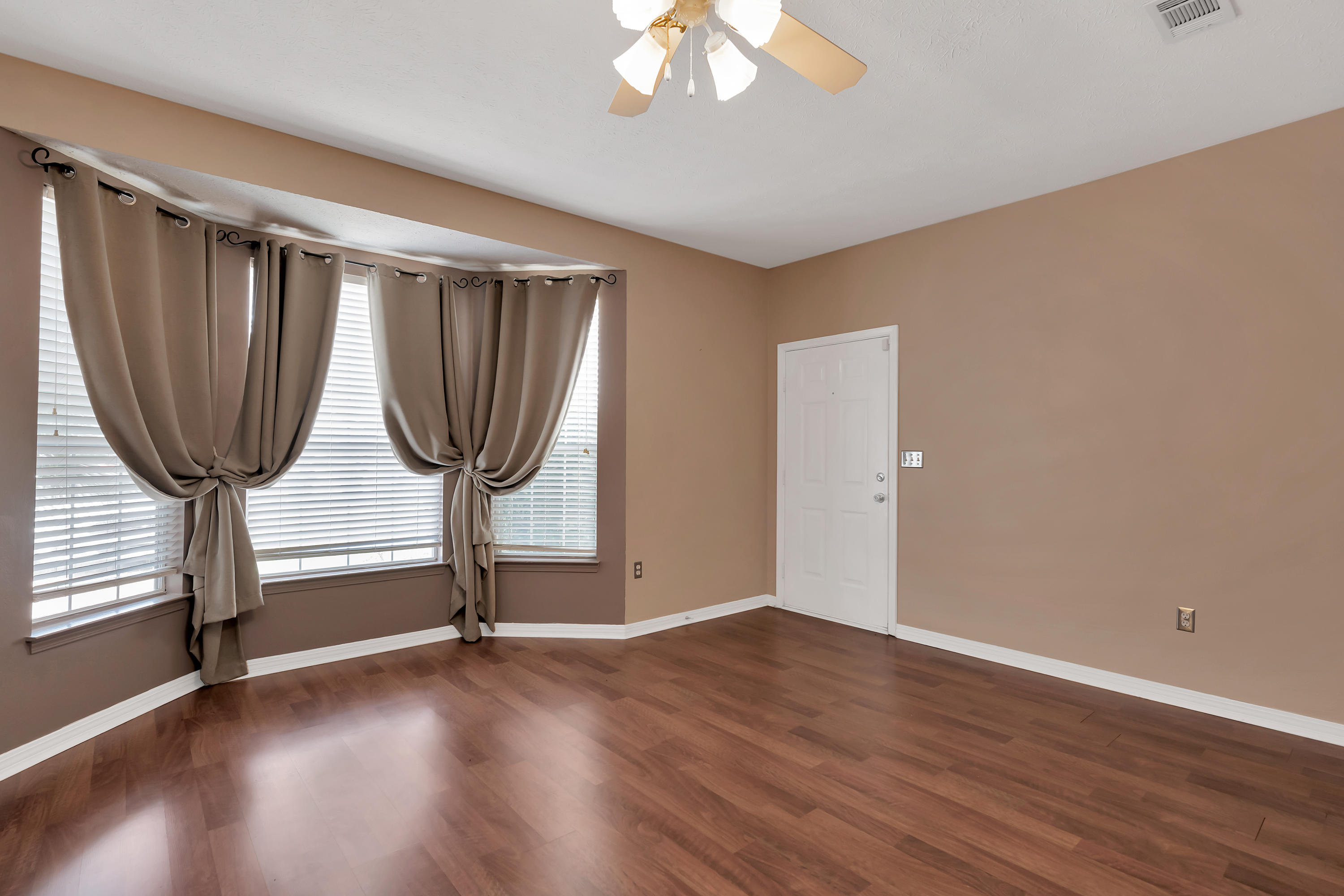 CHATELAINE EST - Residential