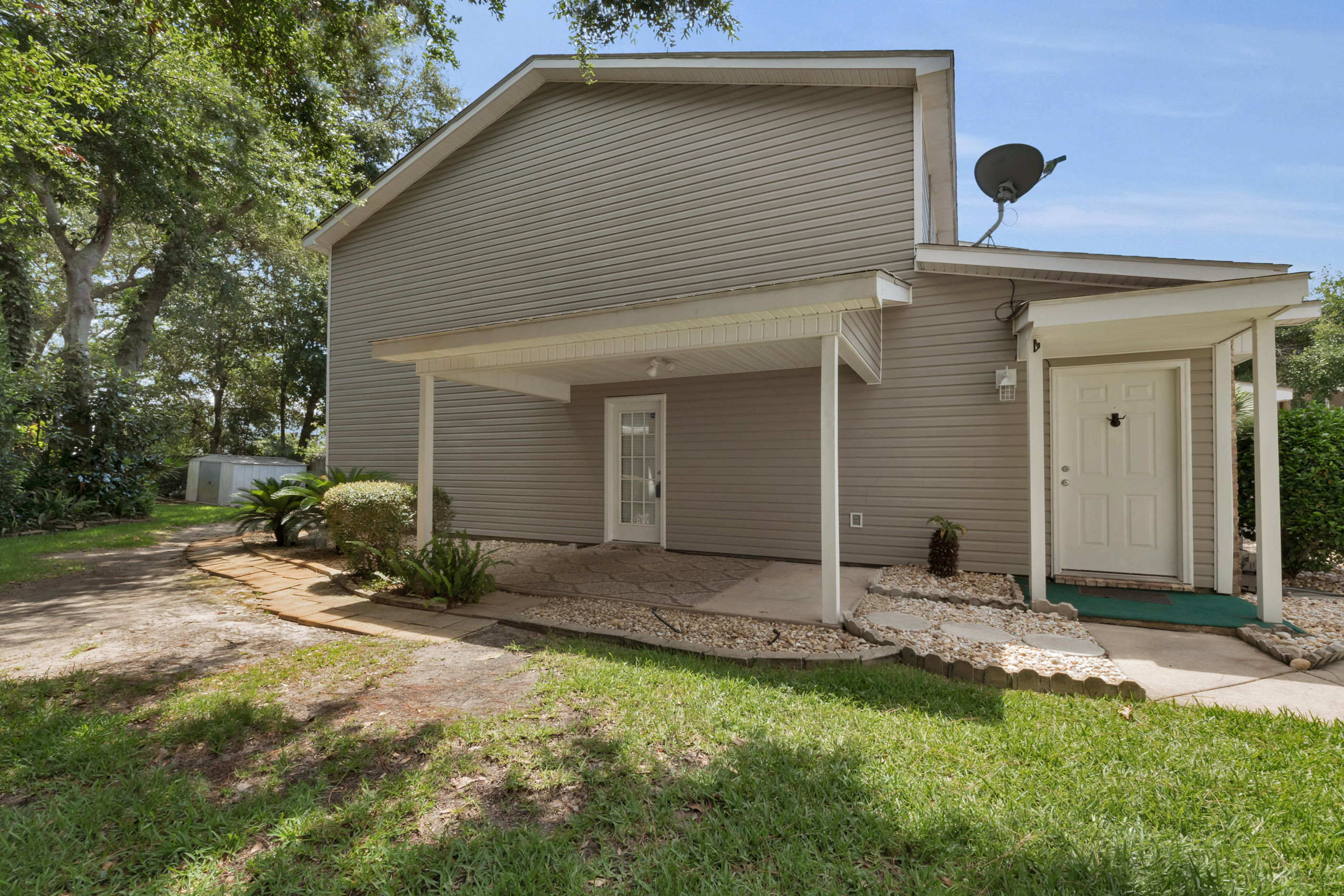 CHATELAINE EST - Residential