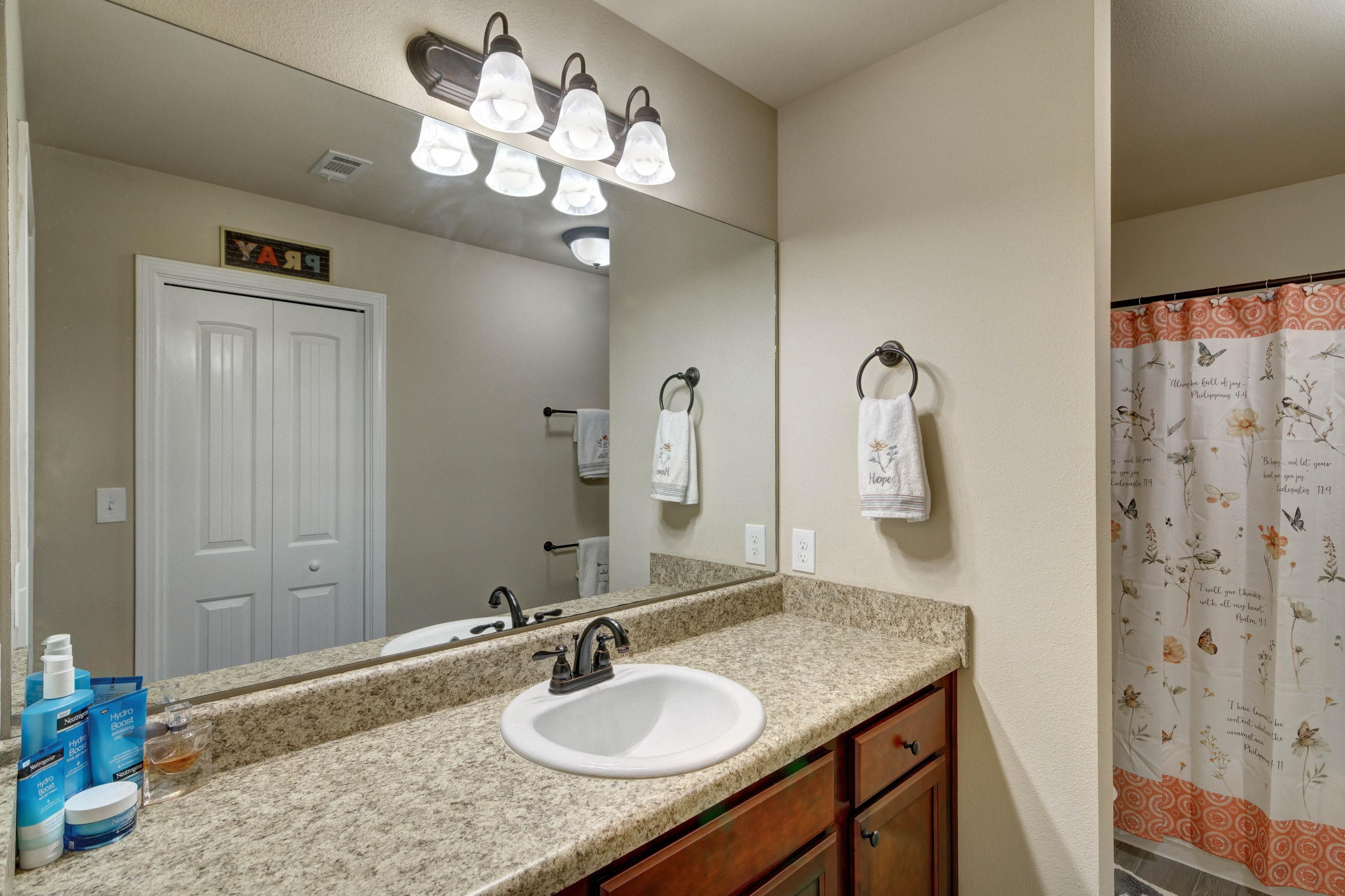 SHADOW LAKES - Residential