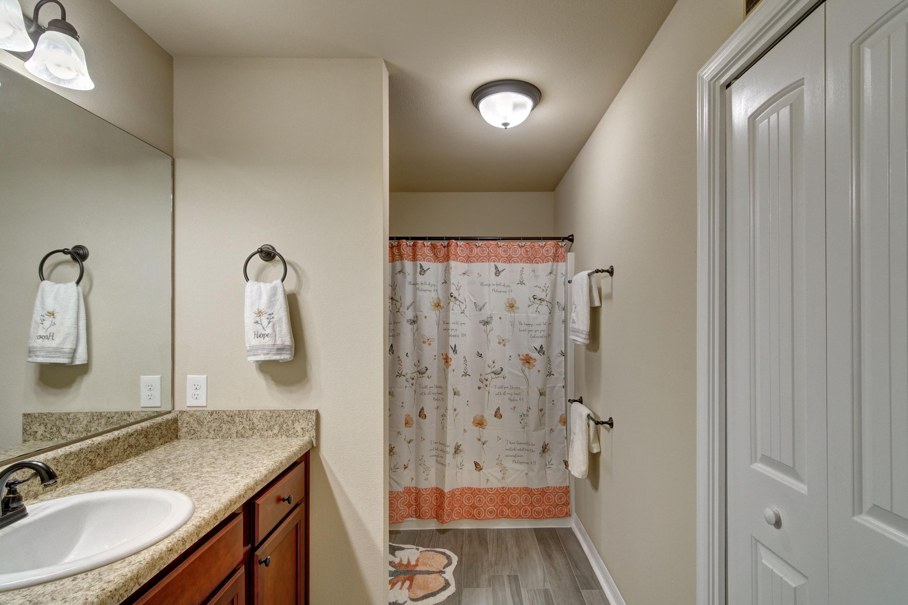 SHADOW LAKES - Residential