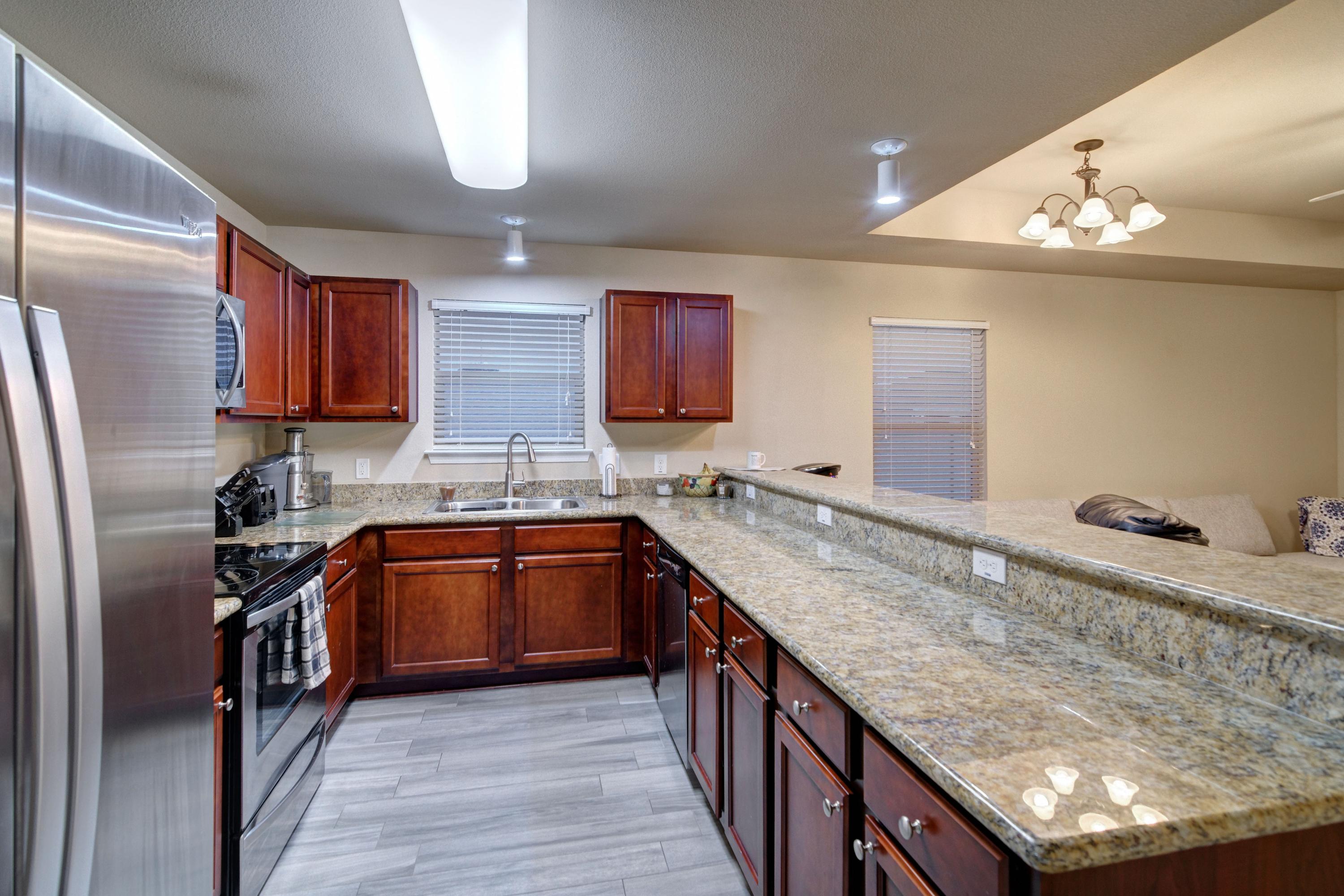 SHADOW LAKES - Residential