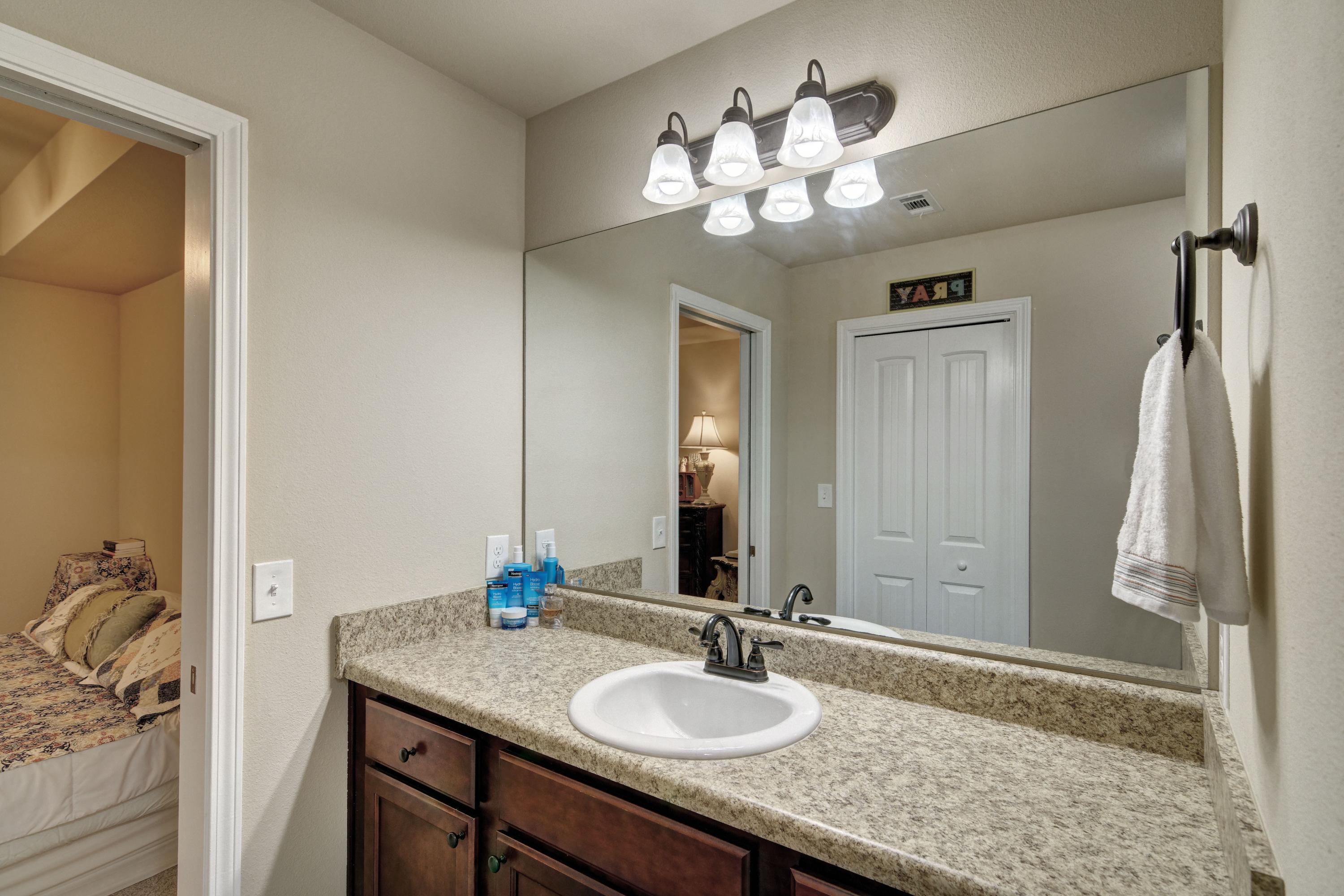 SHADOW LAKES - Residential