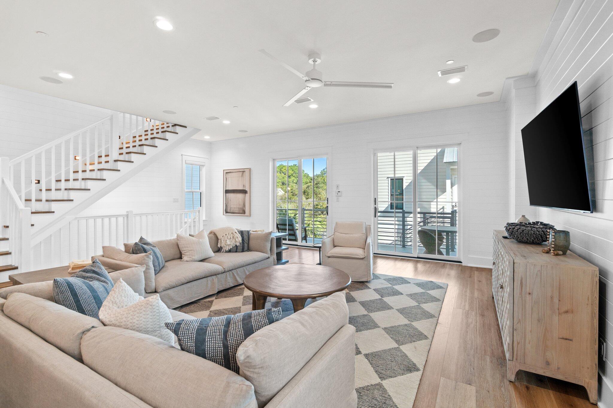GULF SHORE MANOR - Residential