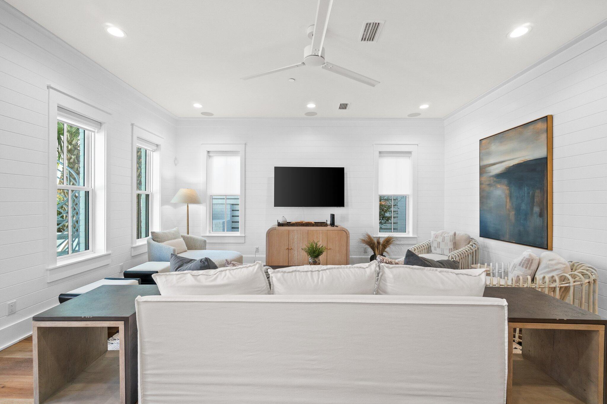 GULF SHORE MANOR - Residential
