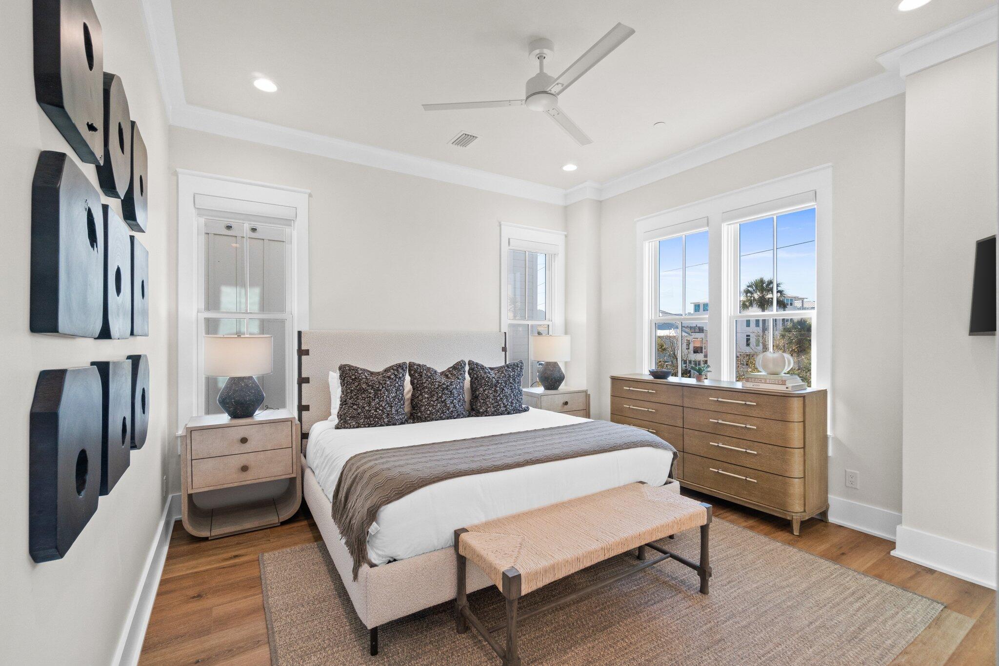 GULF SHORE MANOR - Residential