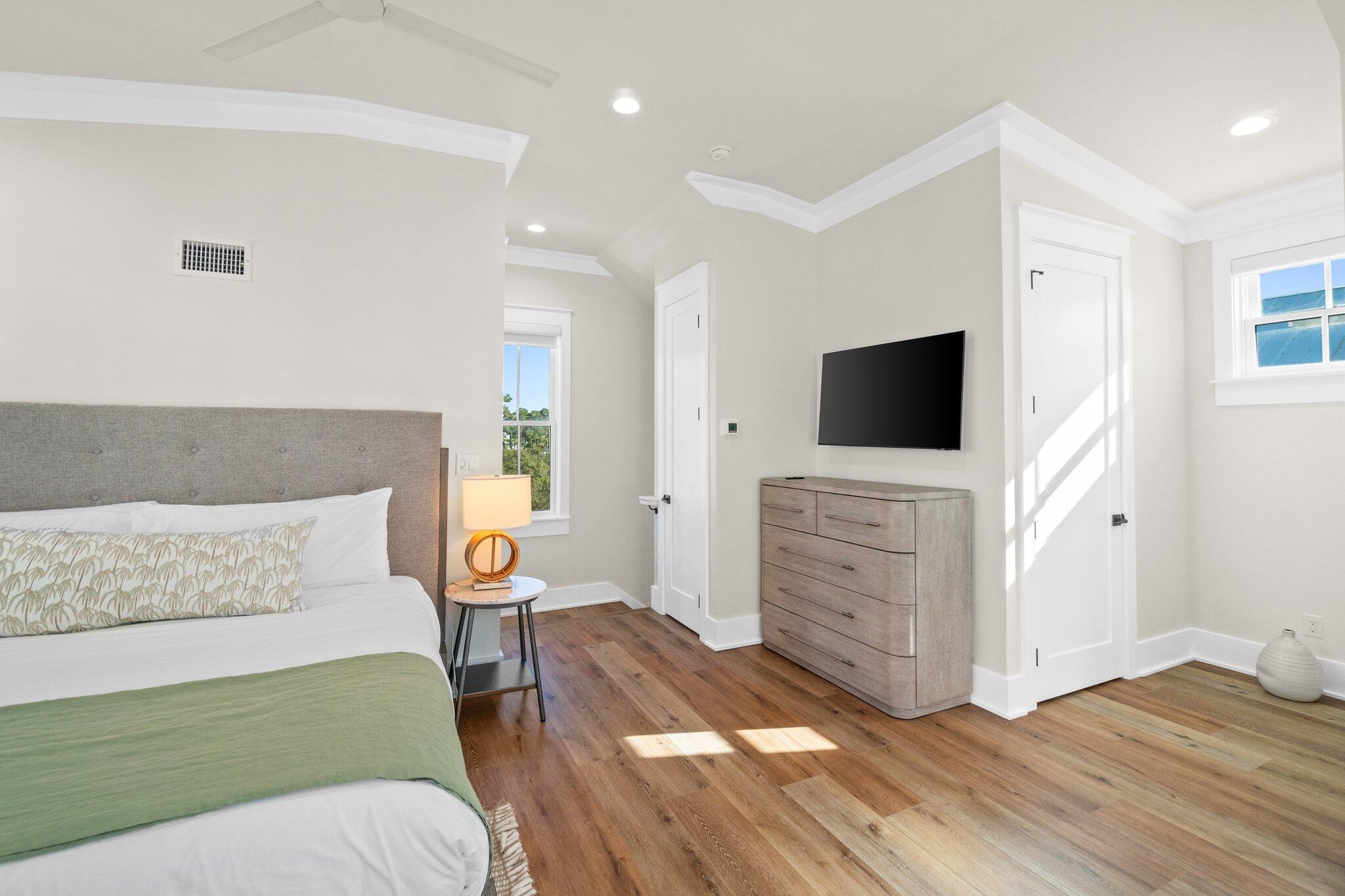 GULF SHORE MANOR - Residential