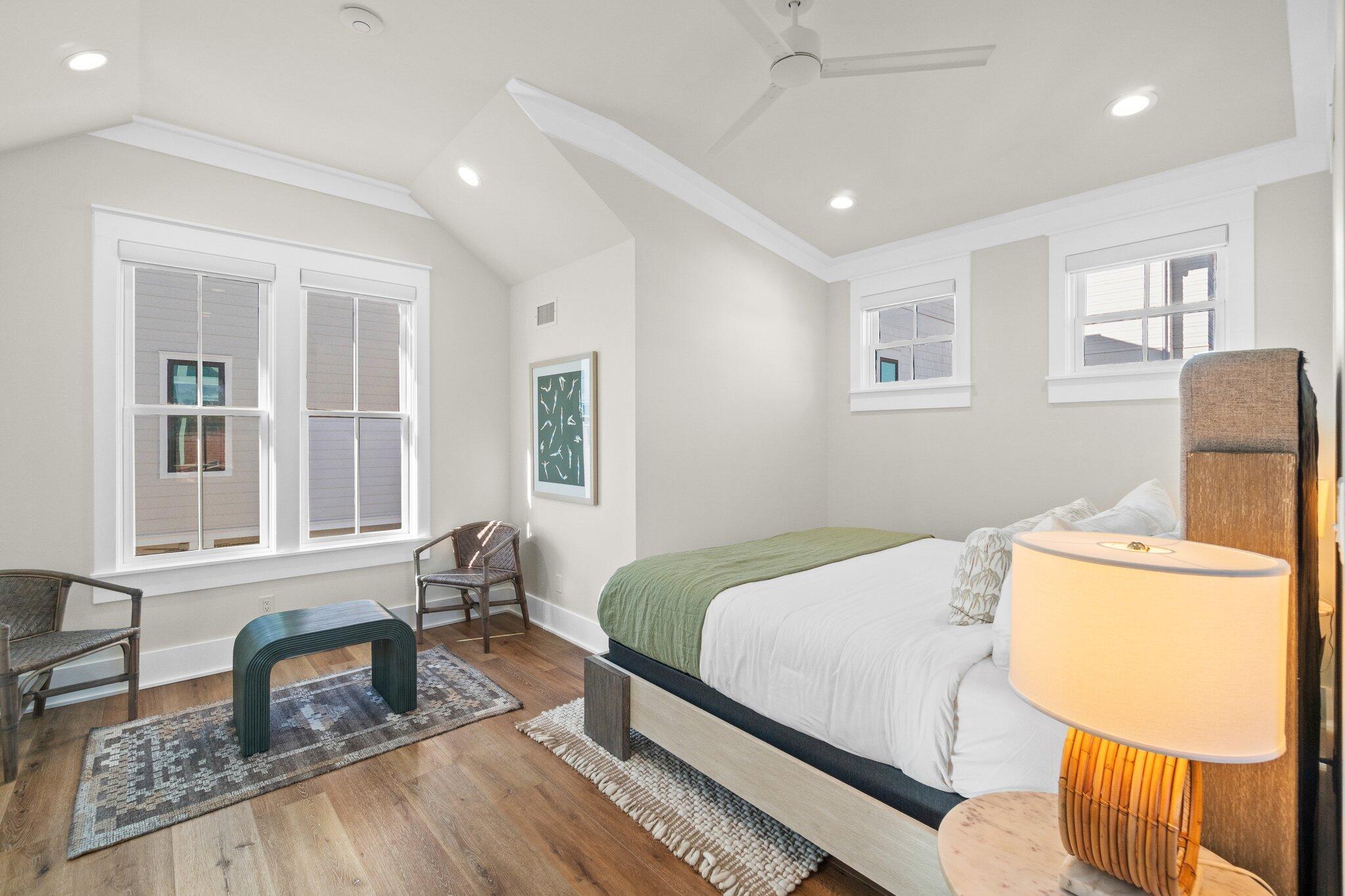 GULF SHORE MANOR - Residential