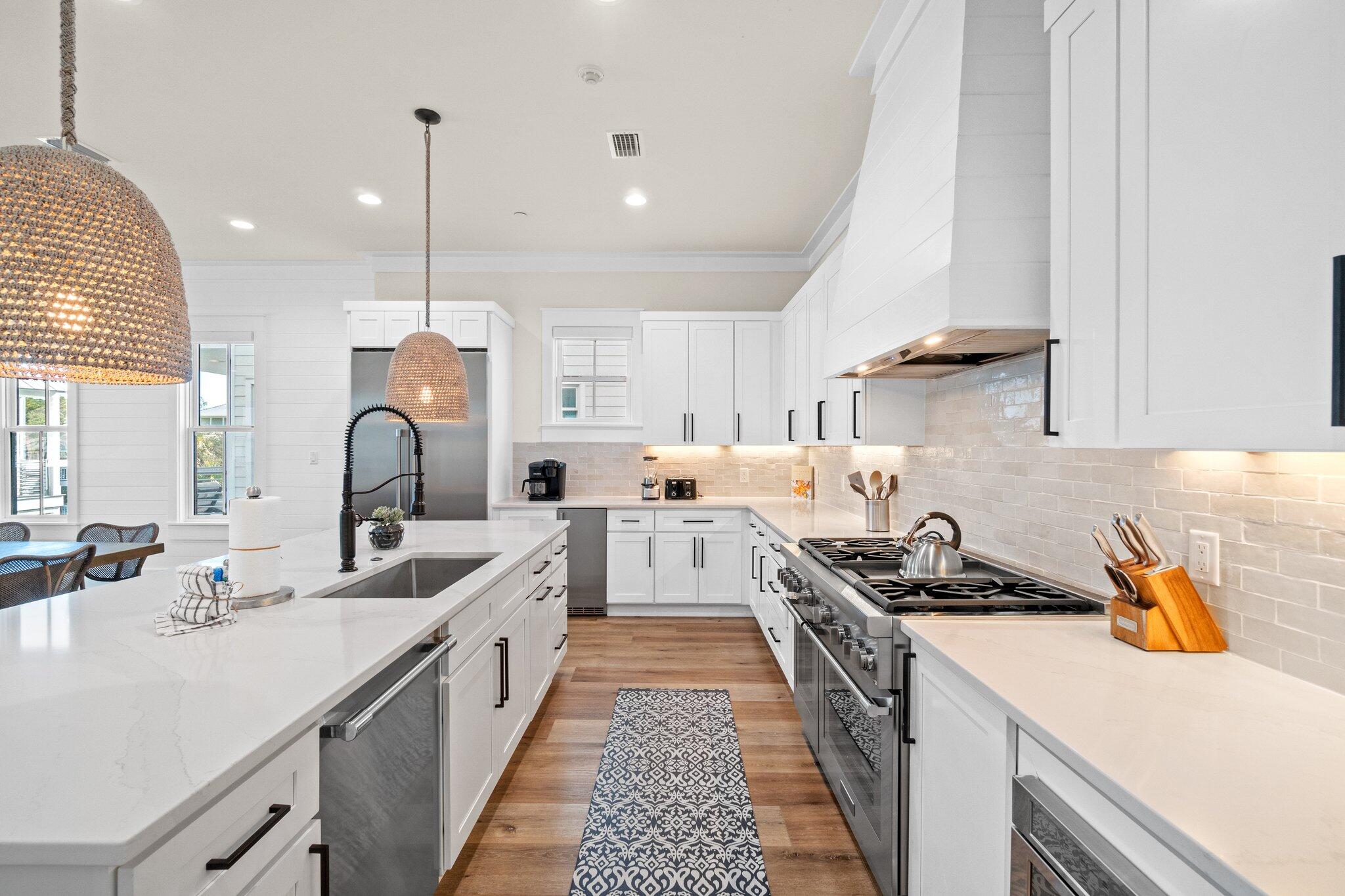 GULF SHORE MANOR - Residential