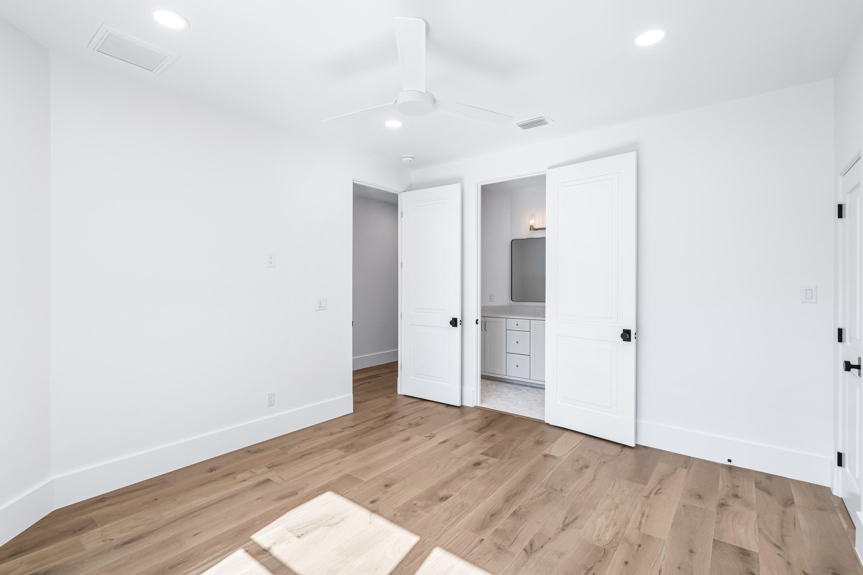 BOTANY BAYOU - Residential