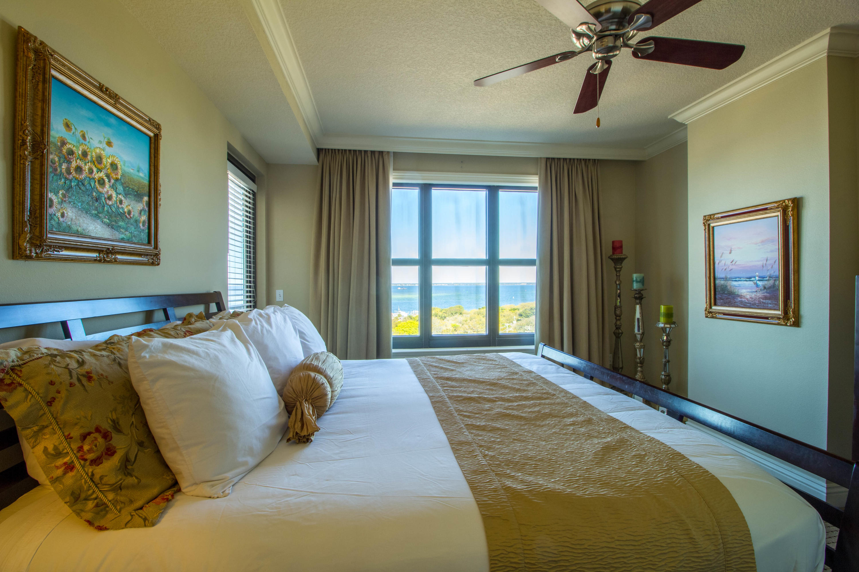 EMERALD GRANDE - Residential