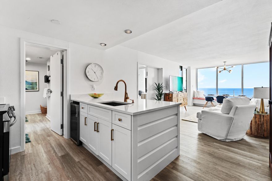 VERY RARE WEST FACING, BAY FRONT, 7th floor ONE bedroom condo at The Bayside Inn. Remodeled in a classic, comfortable style that maximizes the 180 degree panoramic views of the Mid Bay Bridge, The Bay and the Marina. Rental projections exceeding $40K. This rental powerhouse will be available to show this Wednesday!