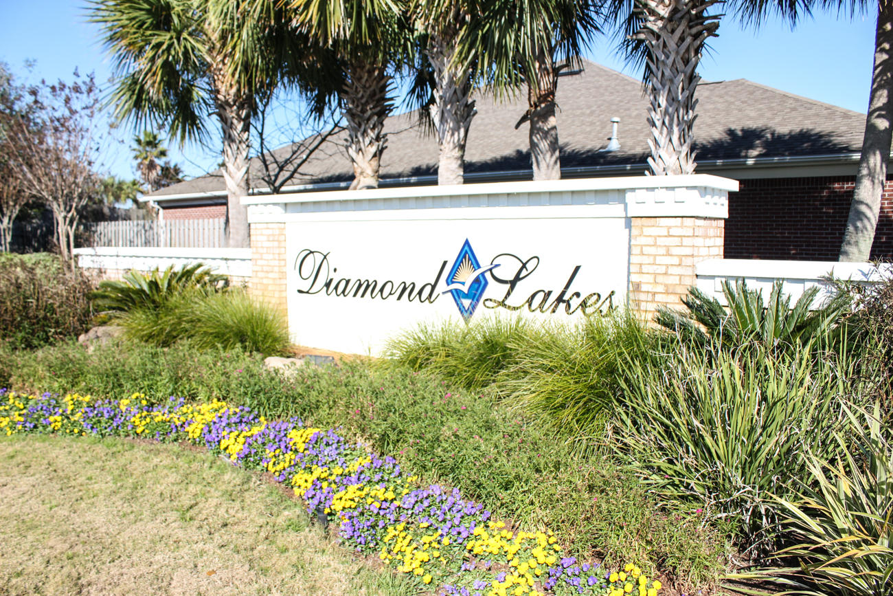 DIAMOND LAKES - Residential
