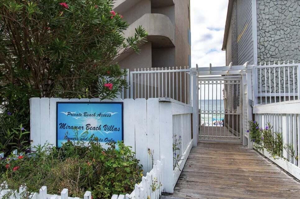 MIRAMAR BEACH VILLAS - Residential