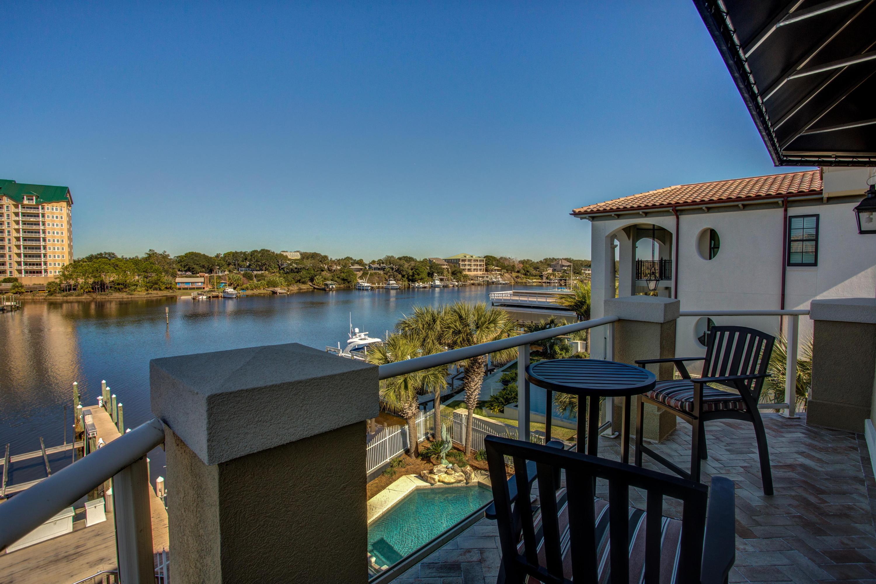 HOLIDAY ISLE - Residential
