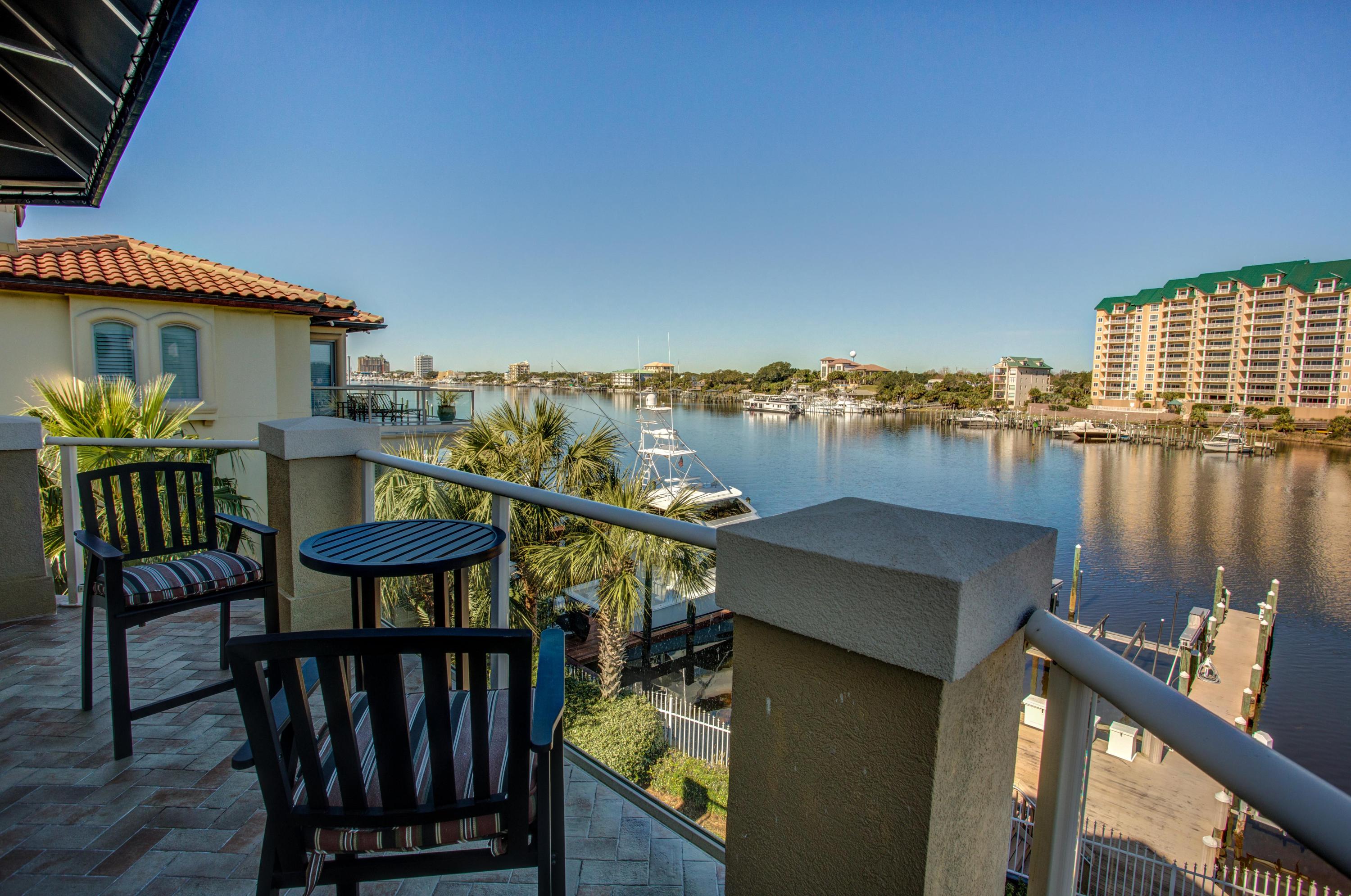 HOLIDAY ISLE - Residential