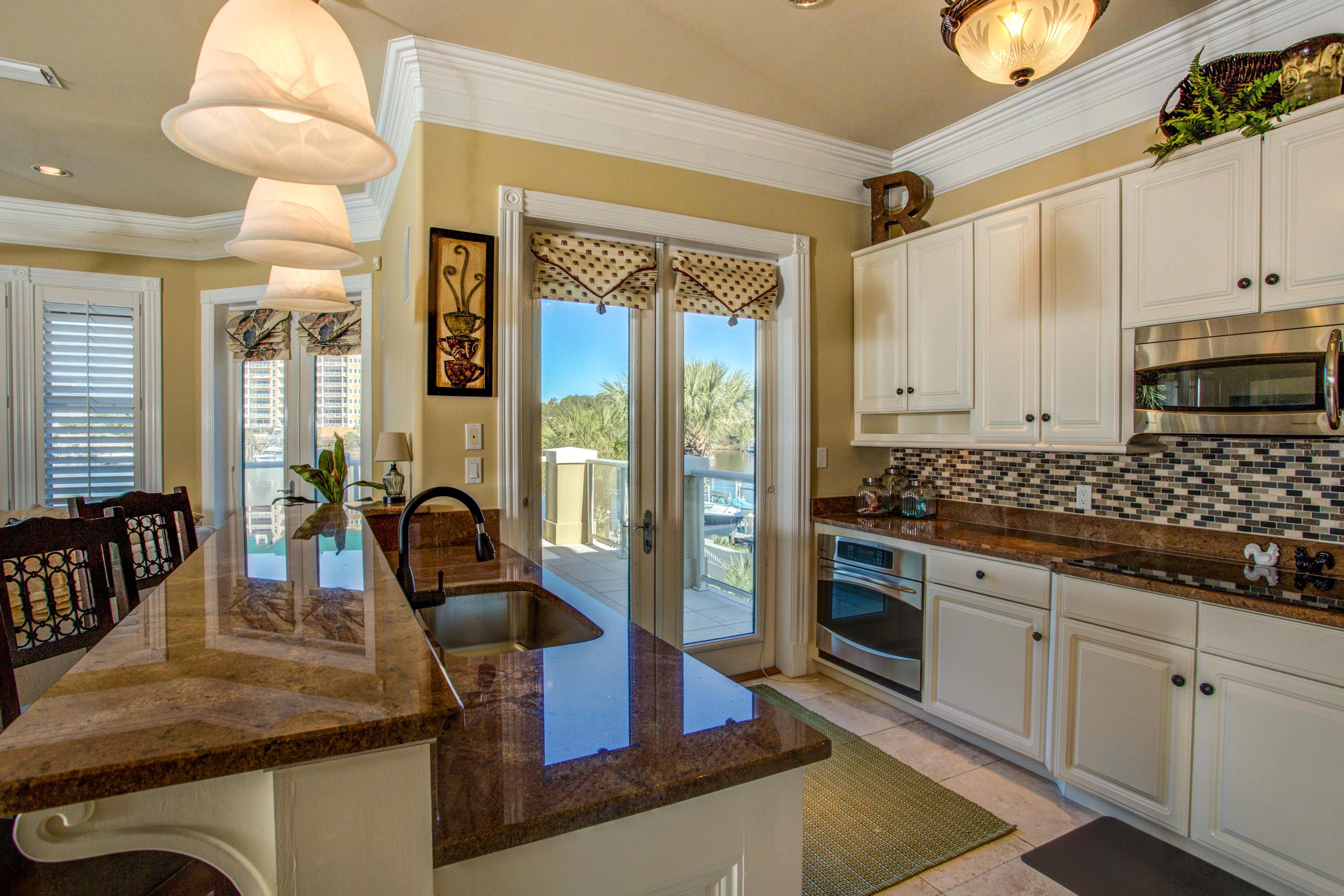 HOLIDAY ISLE - Residential