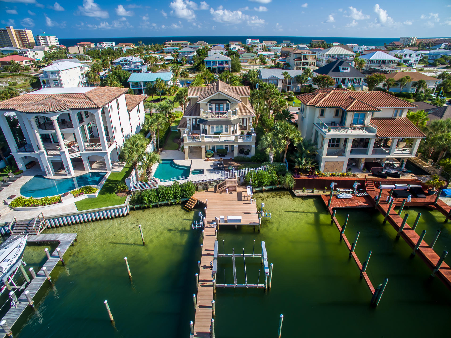 HOLIDAY ISLE - Residential