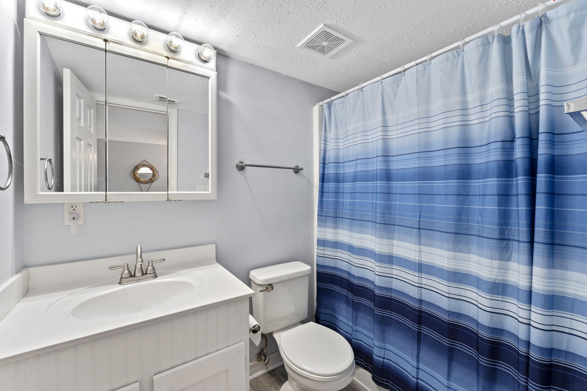 FINISTERRA CONDO - Residential