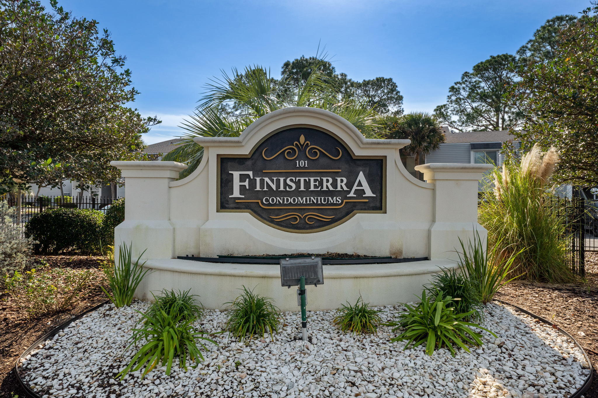 FINISTERRA CONDO - Residential