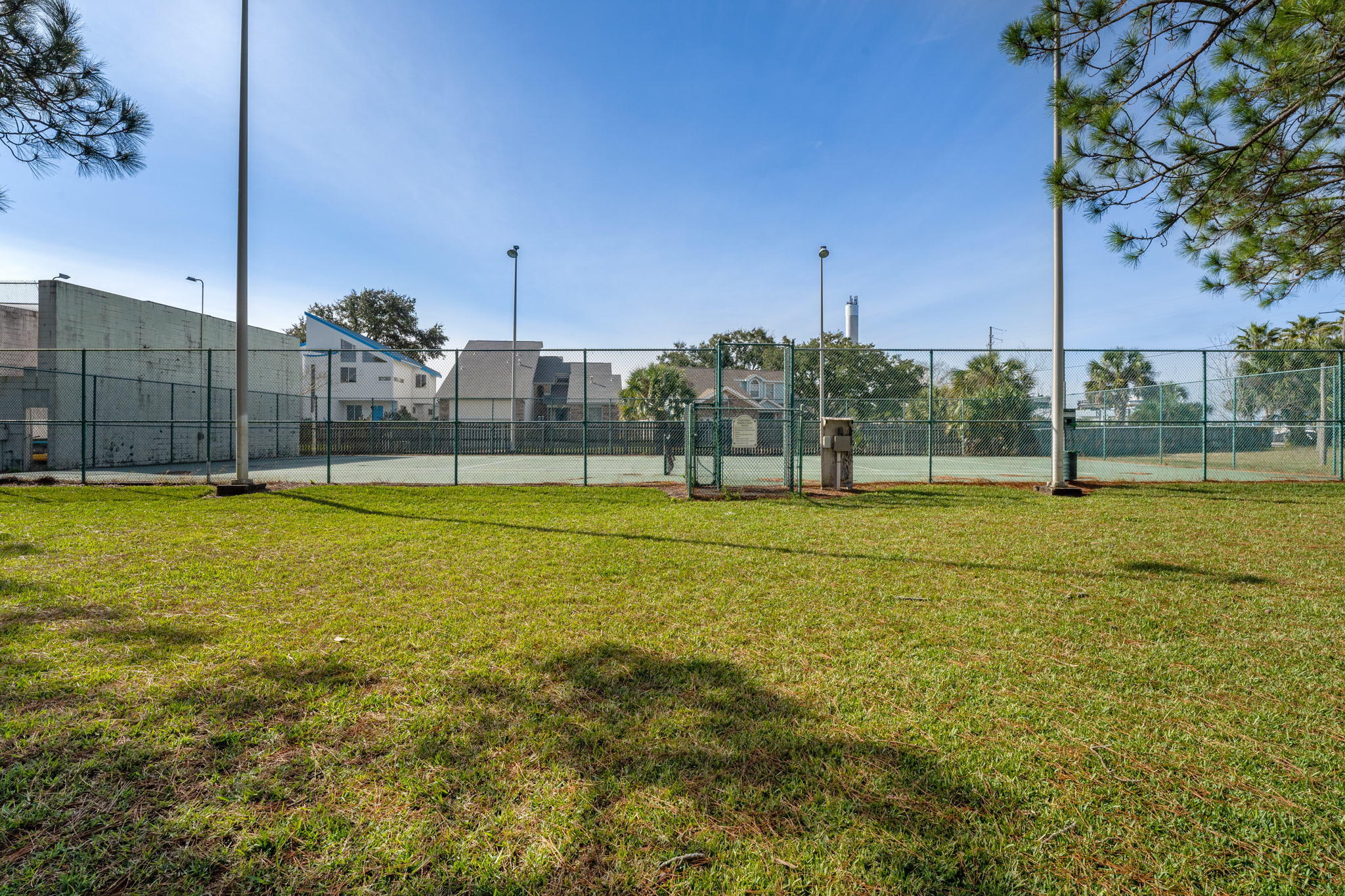 FINISTERRA CONDO - Residential