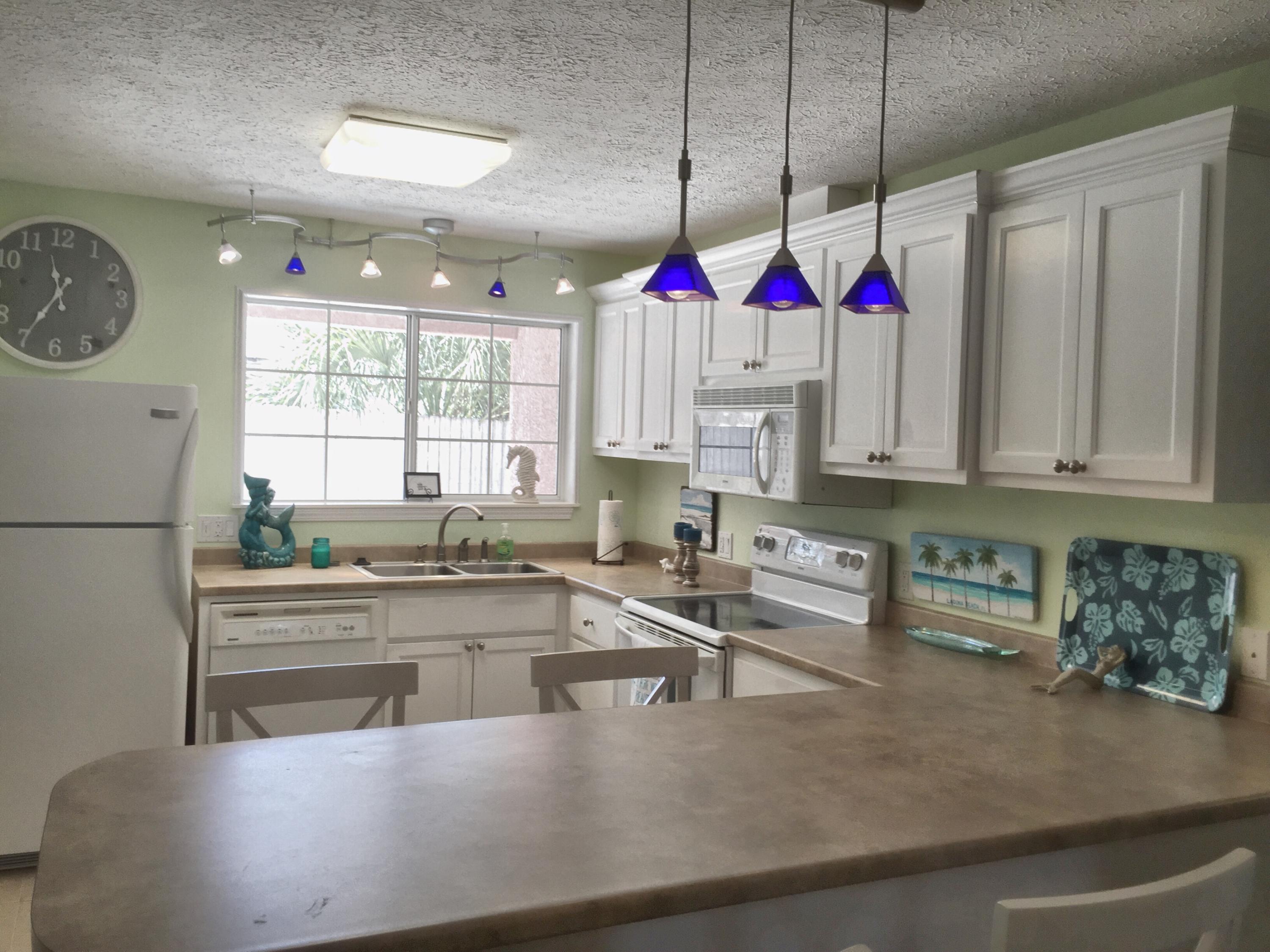 RIVIERA BEACH - Residential