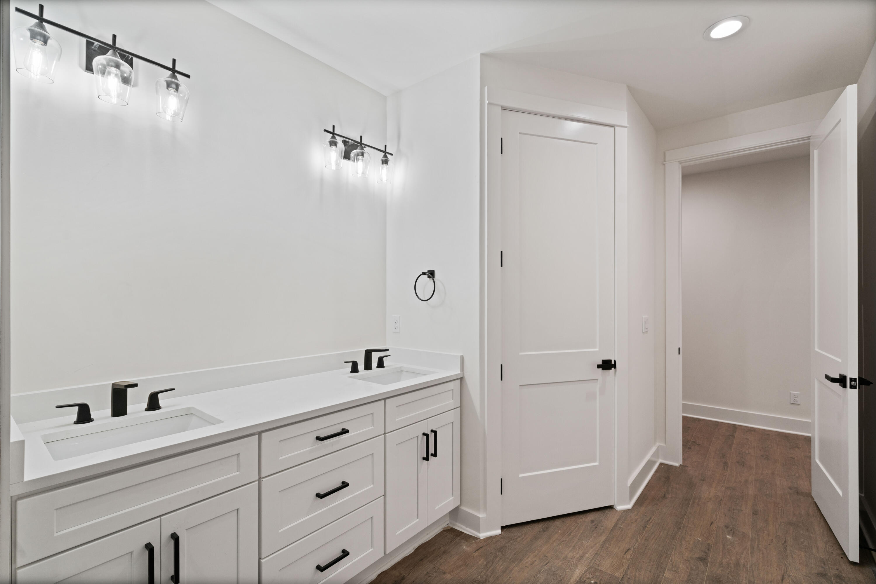 BAY GROVE - Residential