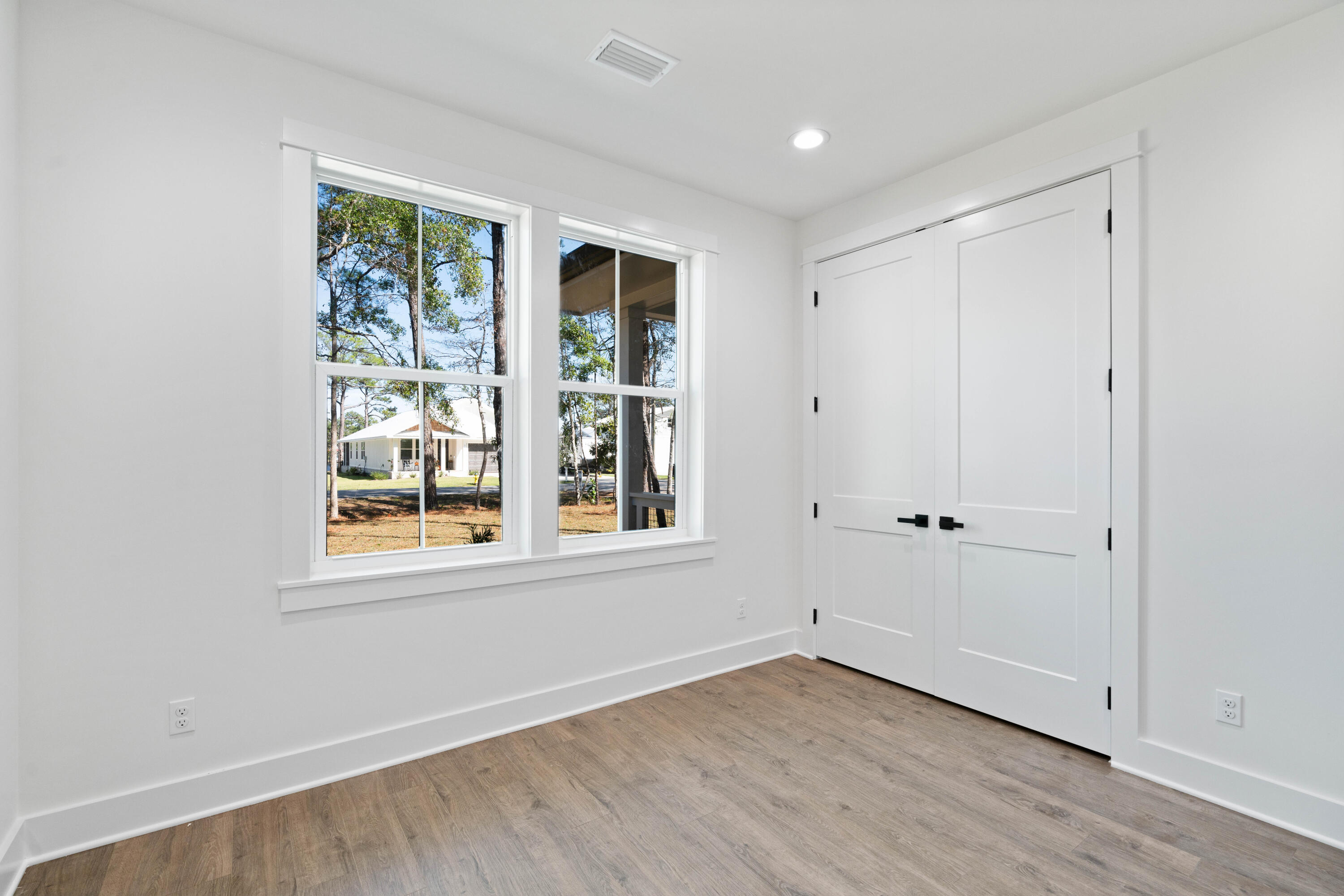 BAY GROVE - Residential