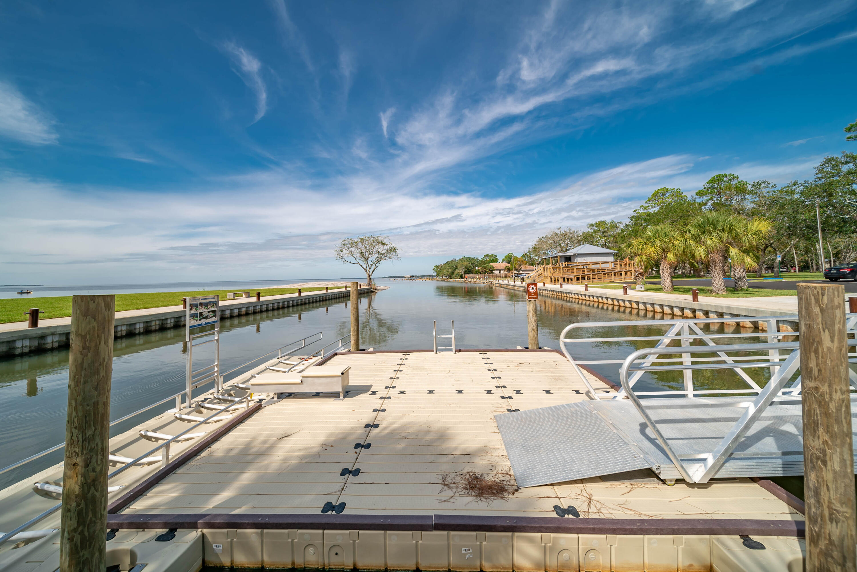 BAY GROVE - Residential