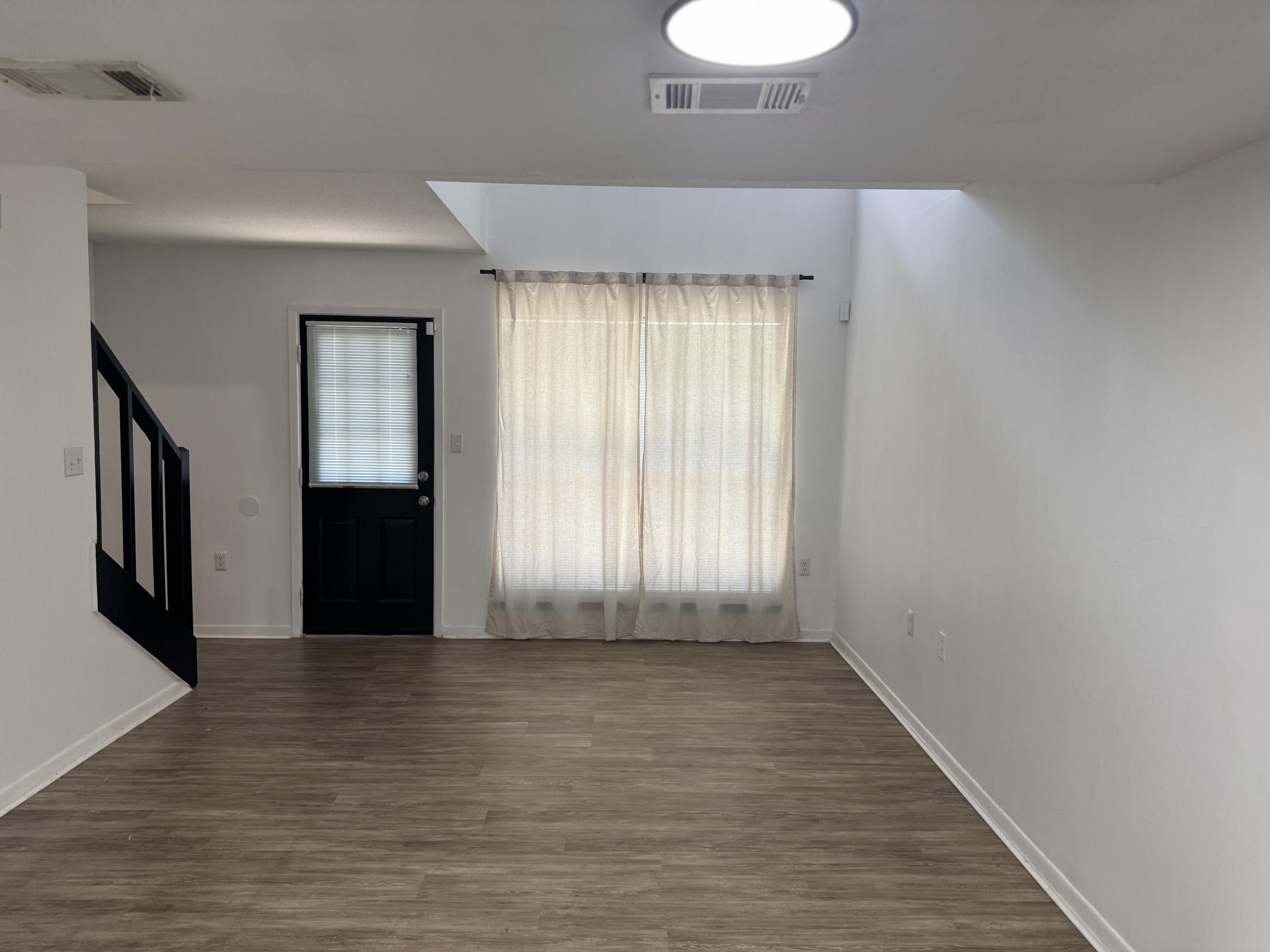 GARDEN VILLAS PH 1 - Residential Lease