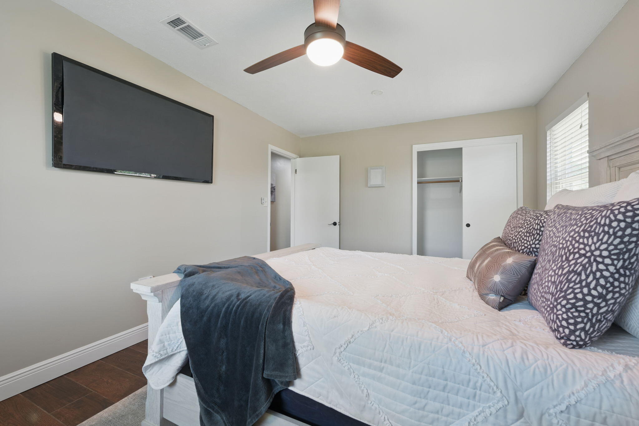 LAKE LORRAINE ESTATES 3 - Residential