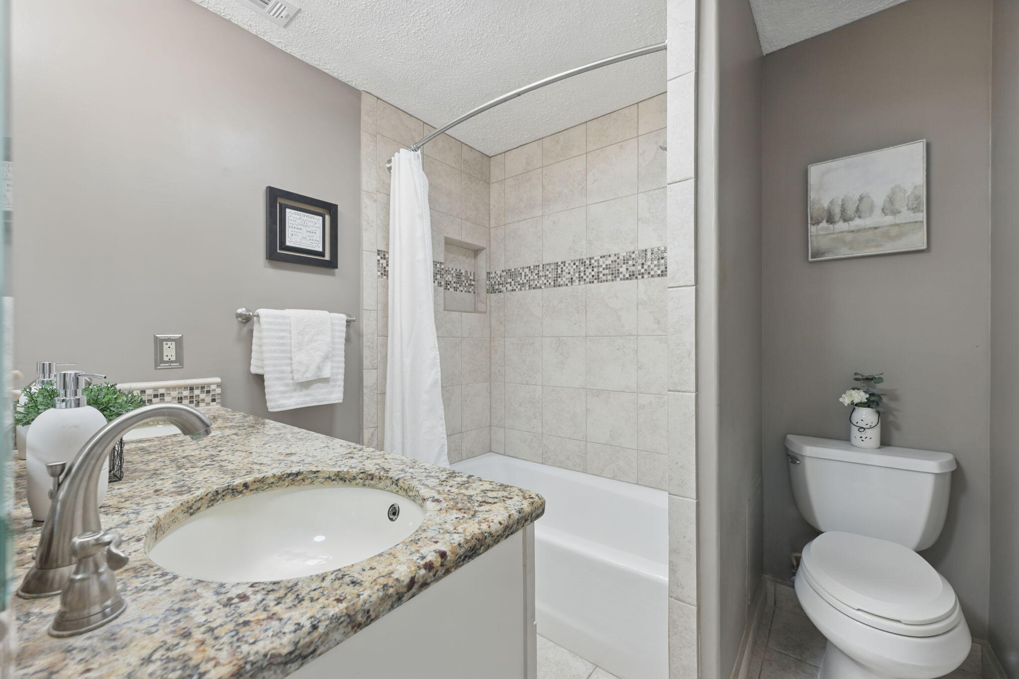 LAKE LORRAINE ESTATES 3 - Residential