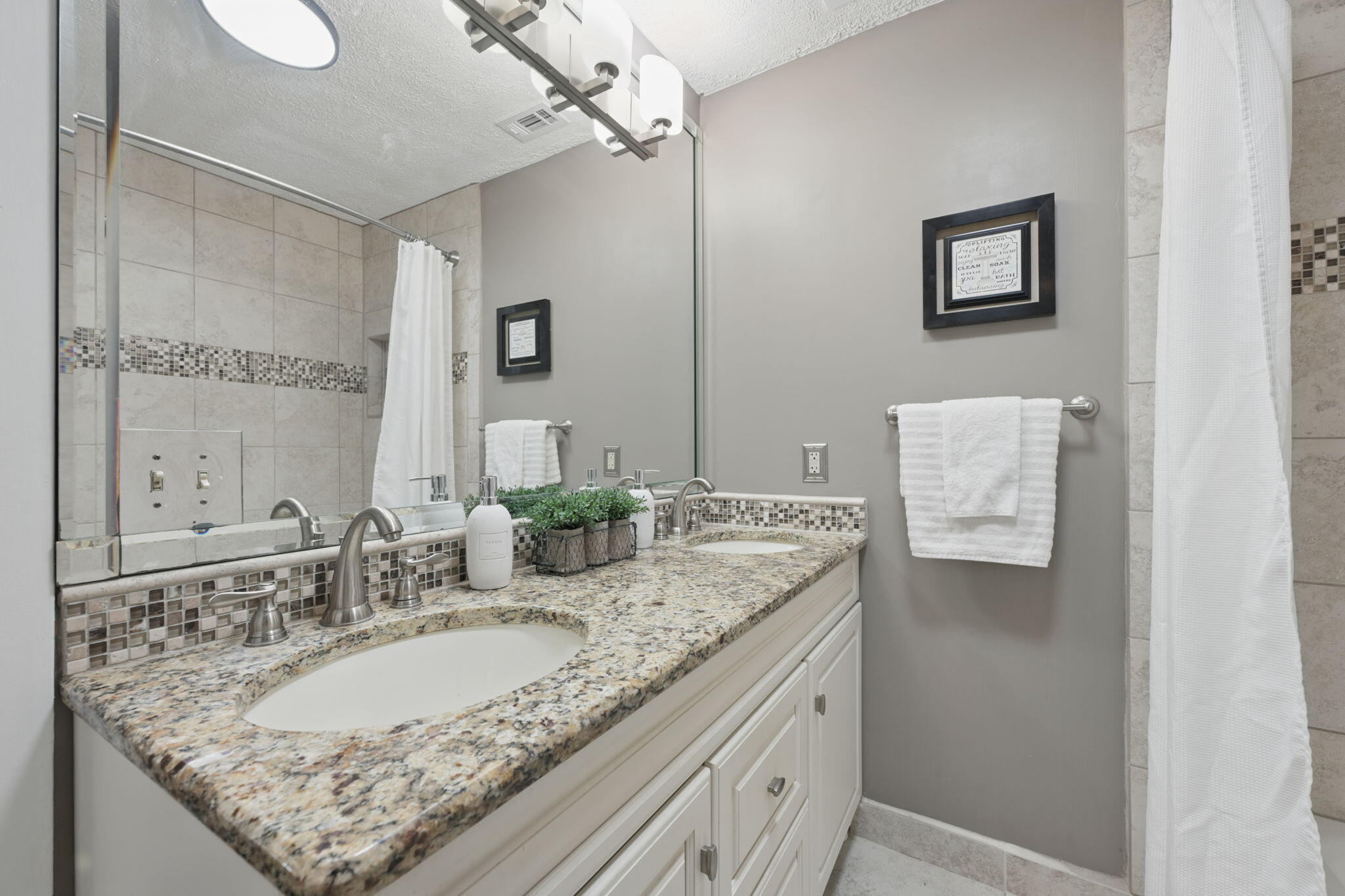 LAKE LORRAINE ESTATES 3 - Residential