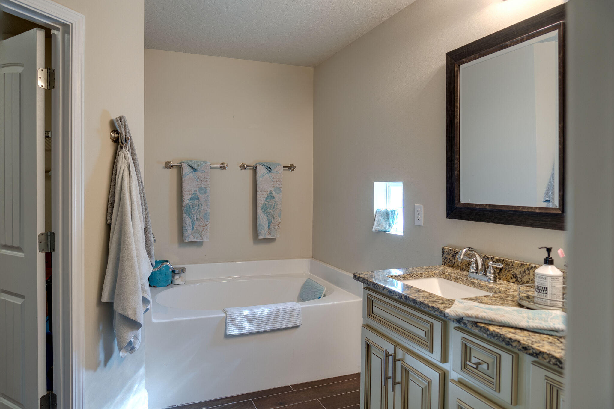 CHANAN ESTATES 1ST ADDN - Residential Lease
