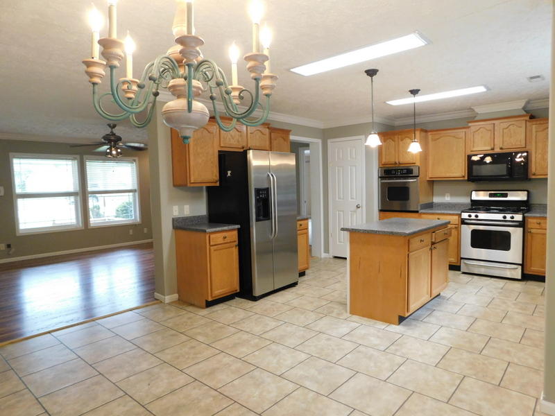 AVERITT ADDN TO CRESTVIEW - Residential