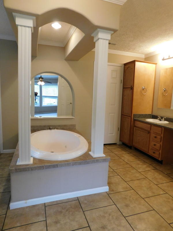 AVERITT ADDN TO CRESTVIEW - Residential