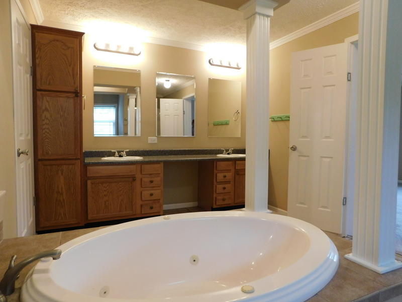 AVERITT ADDN TO CRESTVIEW - Residential