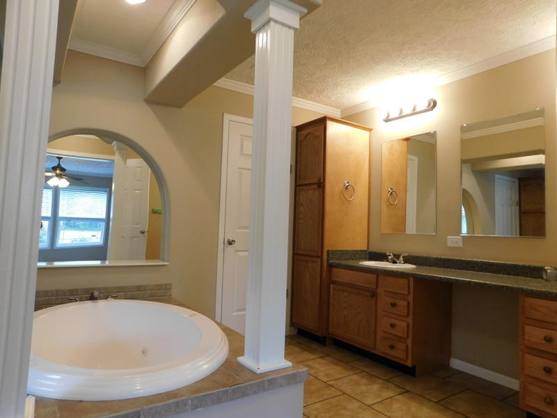 AVERITT ADDN TO CRESTVIEW - Residential