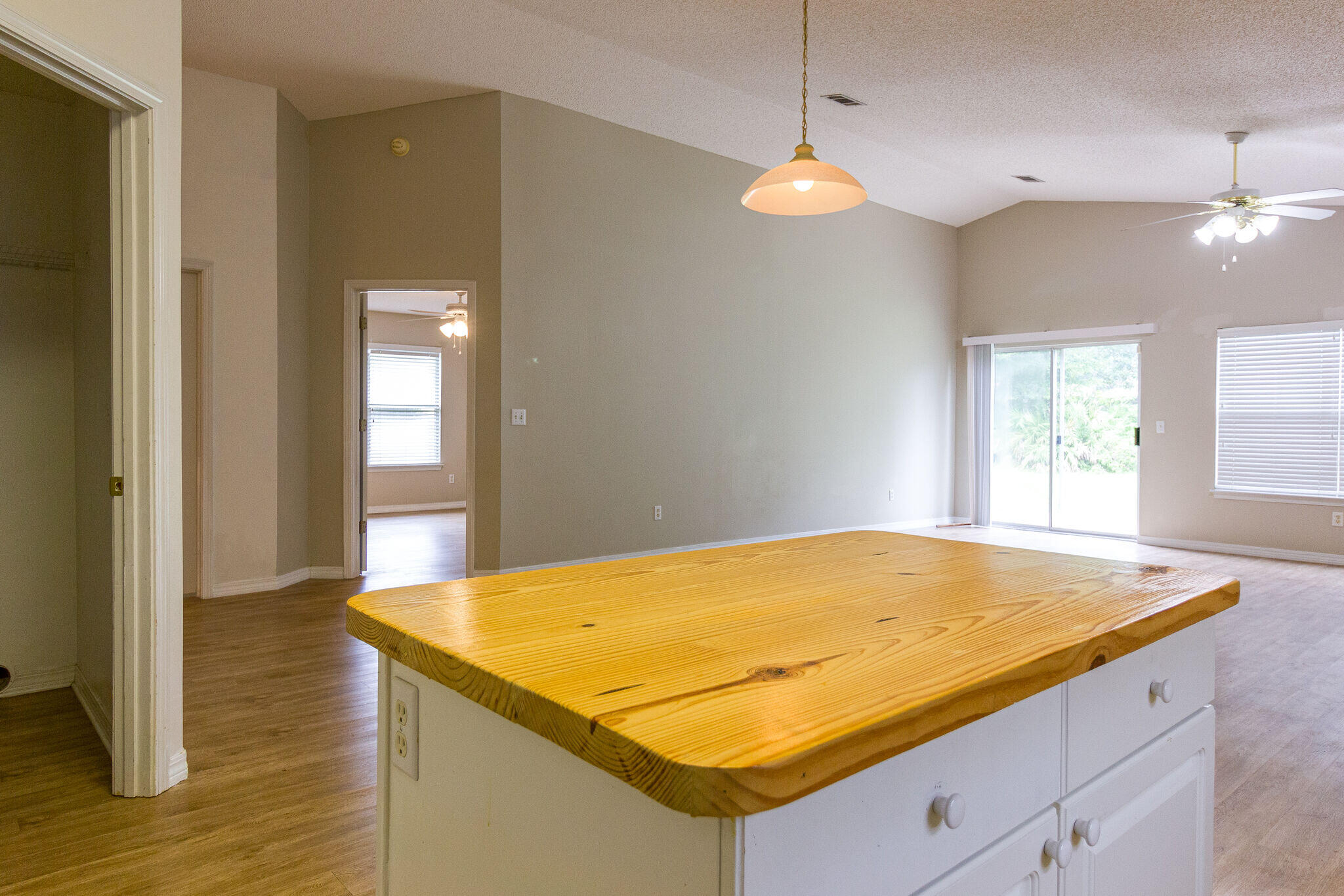 SHADOW OAK S/D - Residential Lease