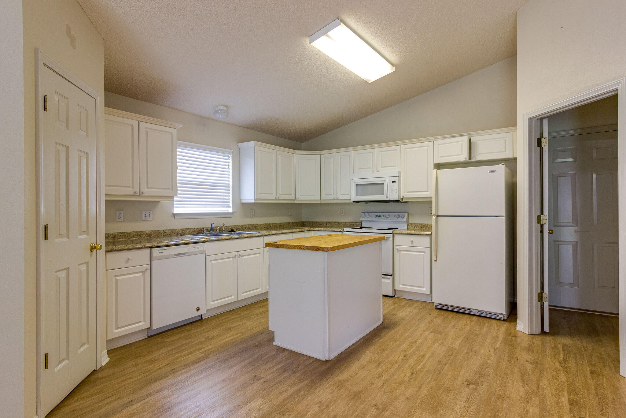 SHADOW OAK S/D - Residential Lease