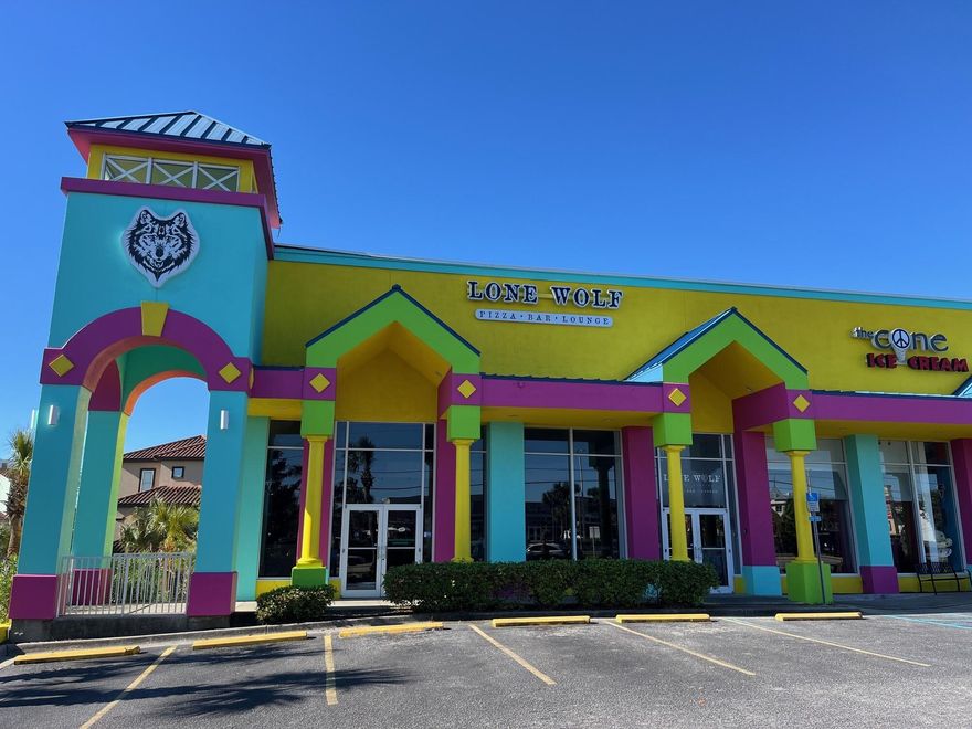 Small retail space available in Destin FL. Come join the synergy created here with Sunsations Beach Store, Pancakery and Candy Store. Sunsations Plaza boasts daily traffic counts of 53,500 cars per day and tourism in Destin is one of Okaloosa County's main economic drivers with over 3.75 million visitors per year.