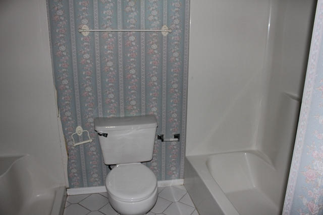 MARY ESTHER MANOR 1ST ADDN - Residential