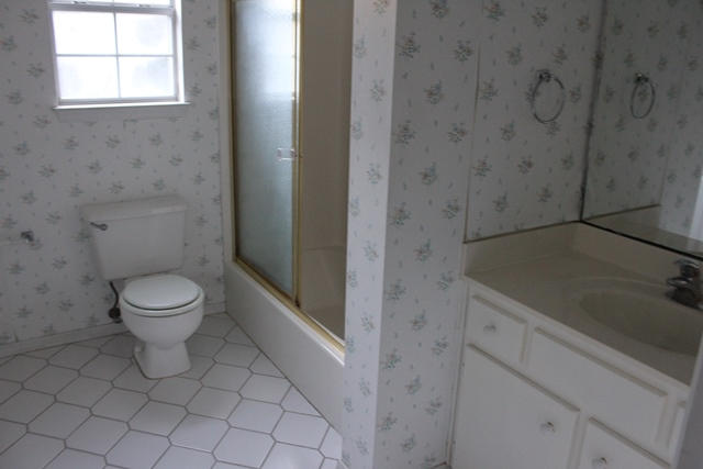 MARY ESTHER MANOR 1ST ADDN - Residential