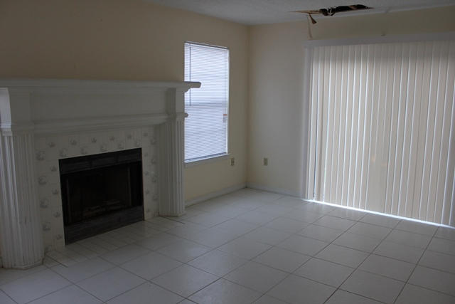 MARY ESTHER MANOR 1ST ADDN - Residential