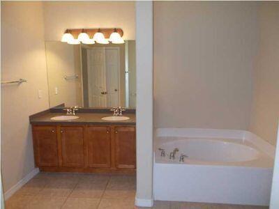 NAVARRE S/D 2ND ADDN - Residential