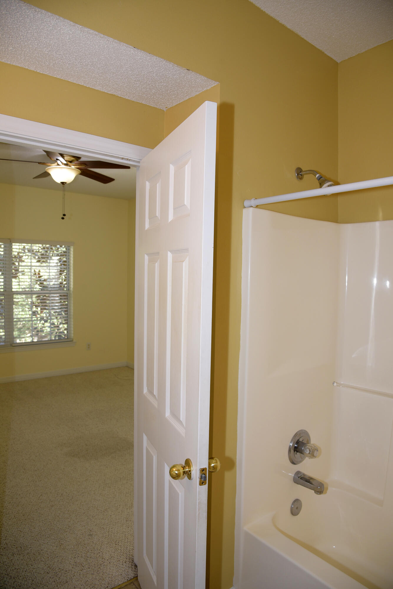 THE OAKS AT NICEVILLE - Residential Lease