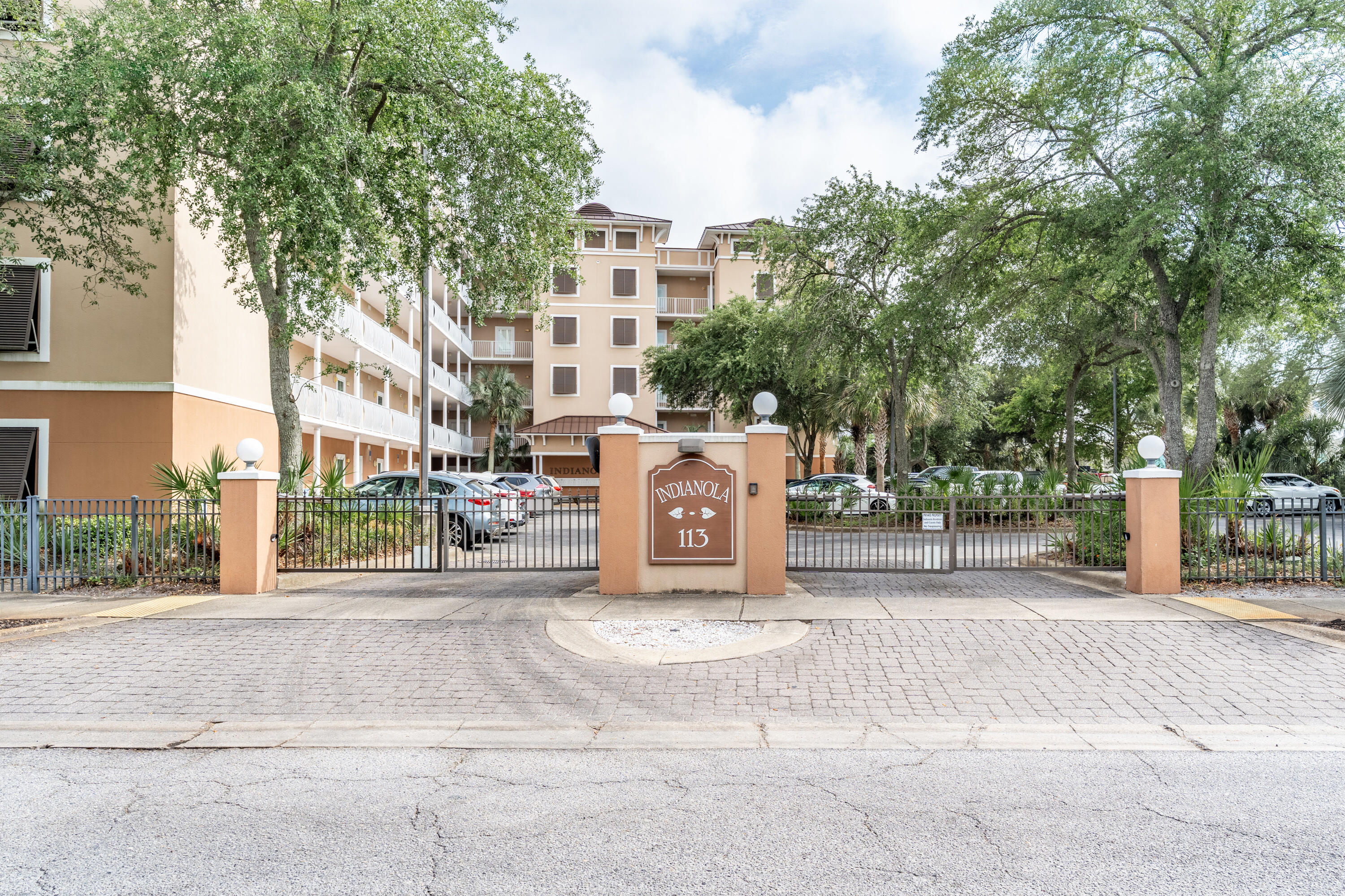 INDIANOLA ON THE WATER - Residential