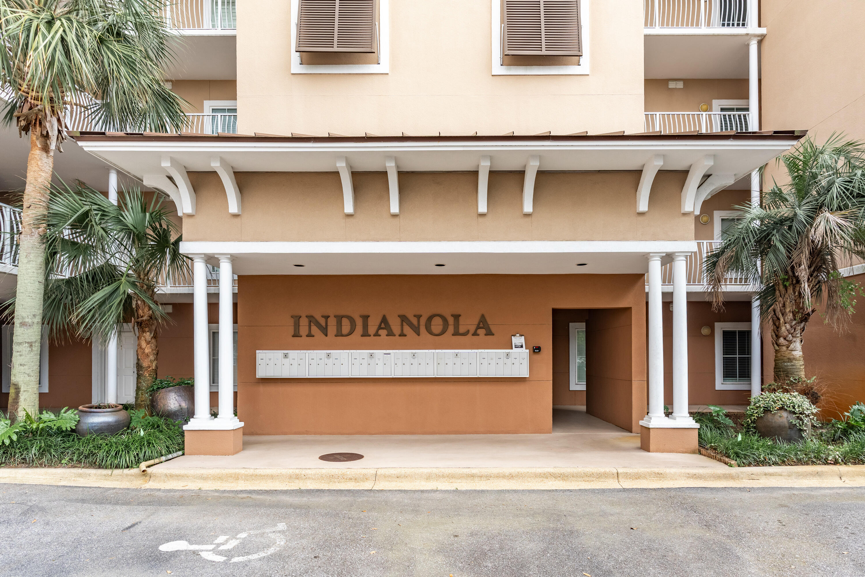 INDIANOLA ON THE WATER - Residential