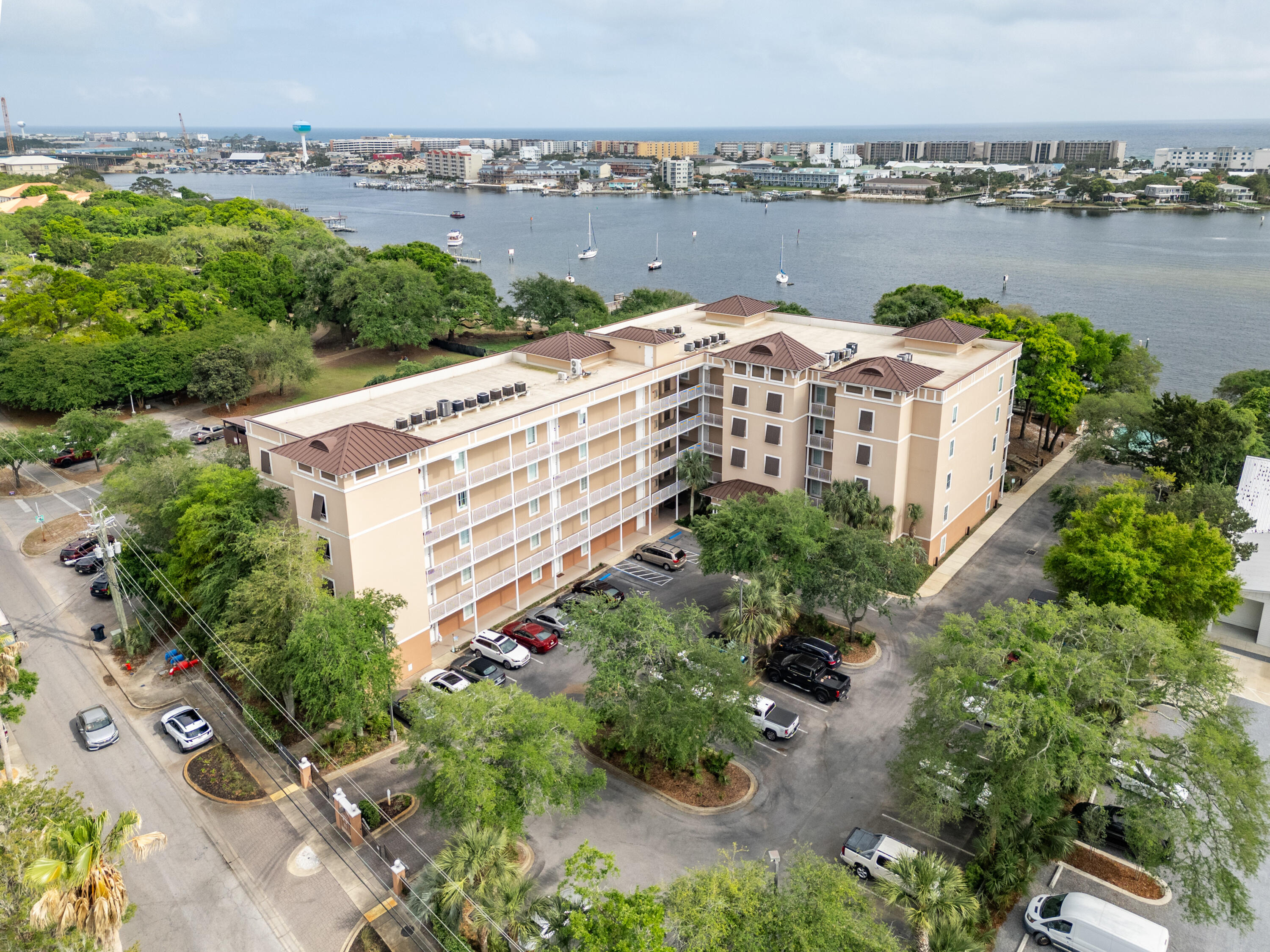 INDIANOLA ON THE WATER - Residential