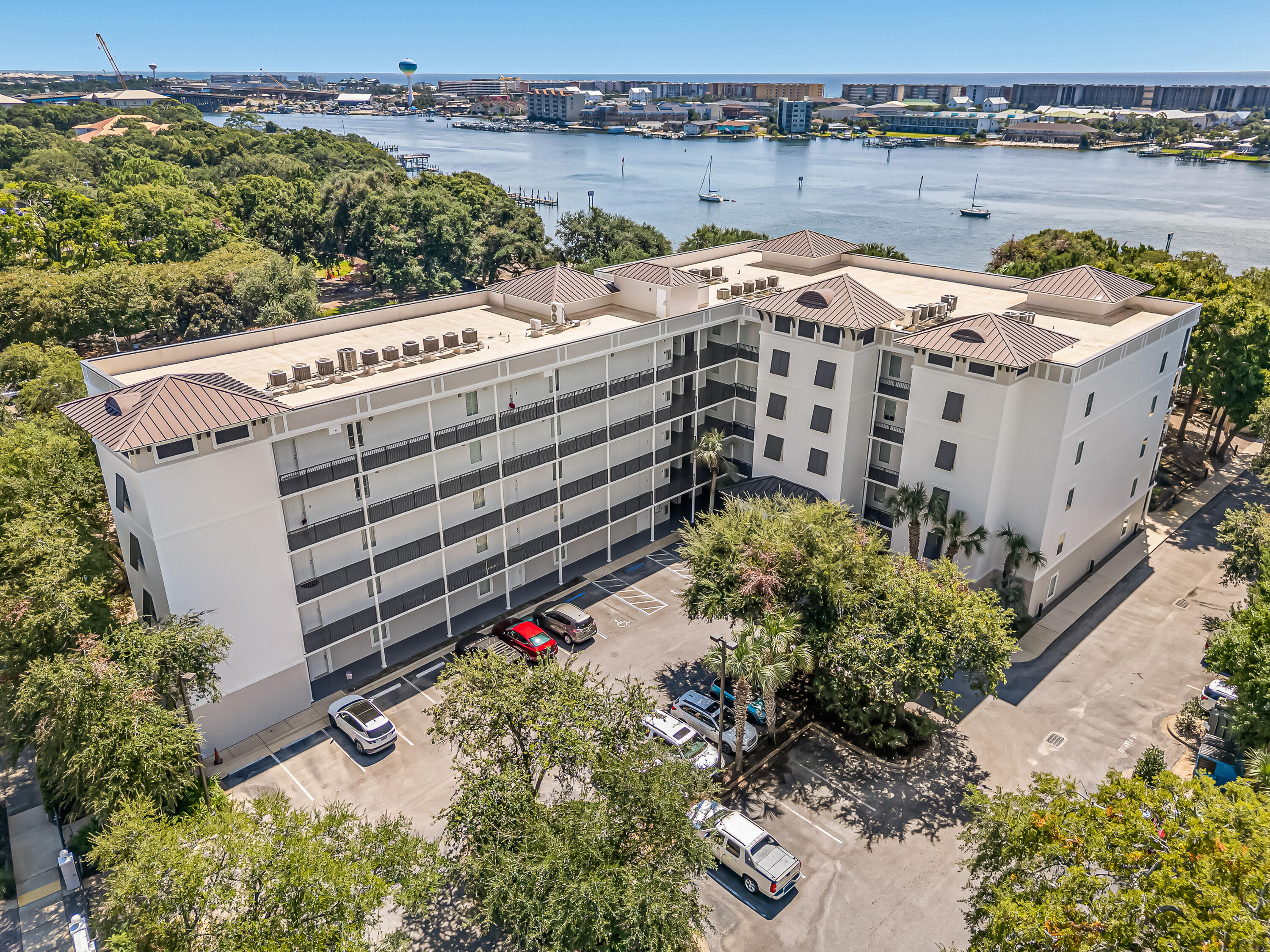 INDIANOLA ON THE WATER - Residential